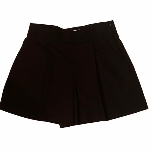 Zara  Black Shorts Size Small Pleated - Picture 1 of 10